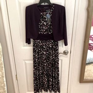 Jessica Howard size 6 formal dress with cropped jacket. Color purple
